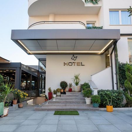 F&M Hotel 2 Tirana Exteriör bild