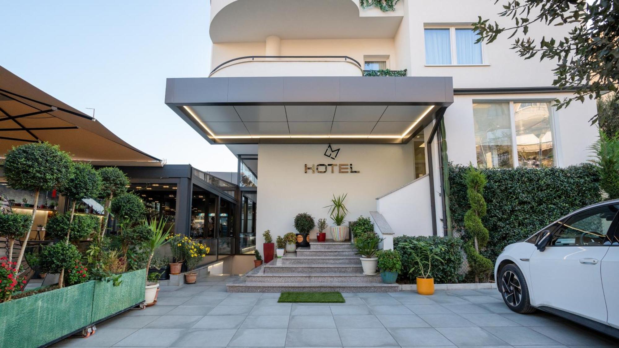 F&M Hotel 2 Tirana Exteriör bild